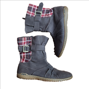 Patagonia brown and red plaid high top lightweight boots sizewomens 8.5